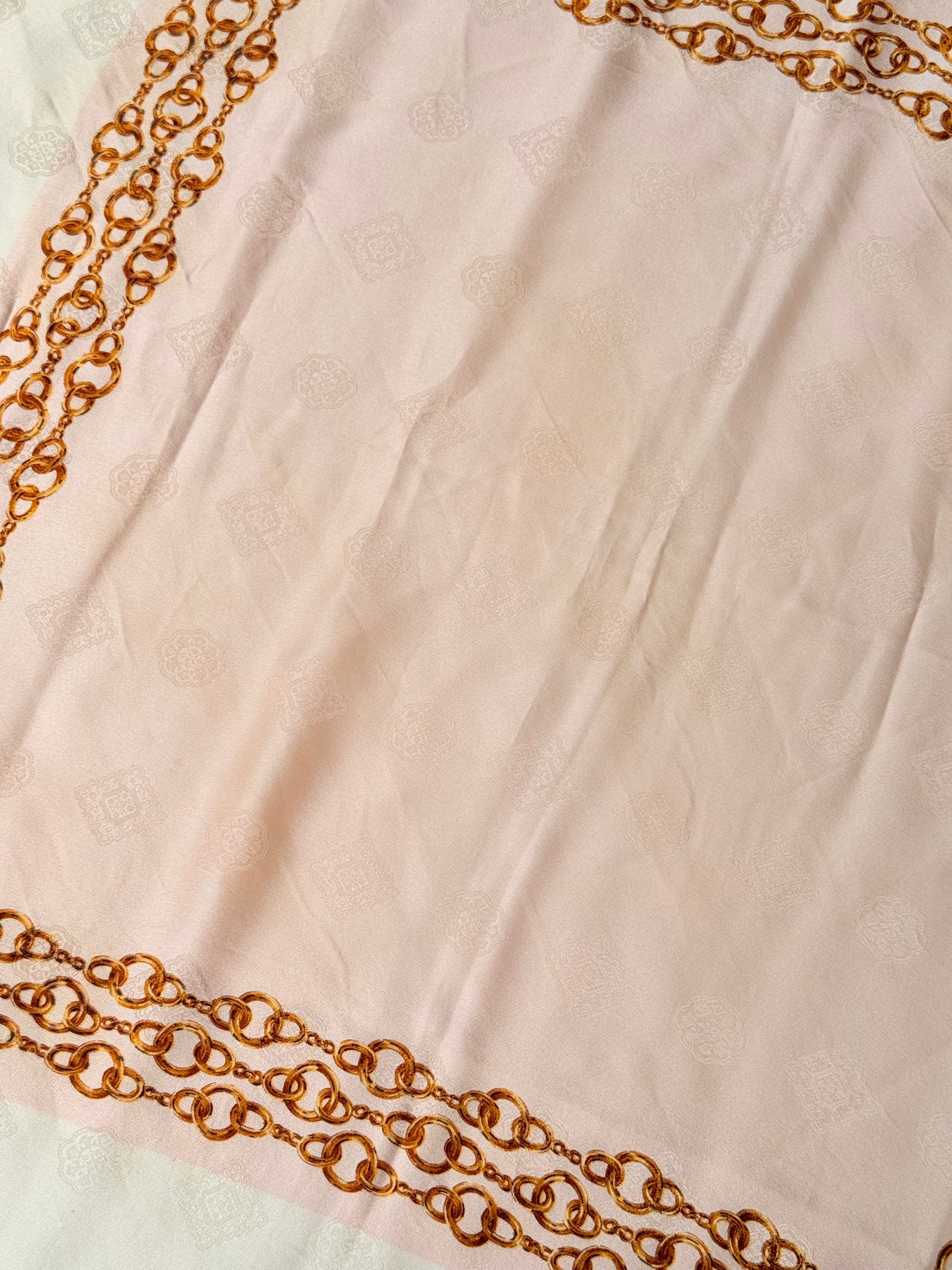 Foulard Chanel - Modèle Rose Pâle Et Blanc