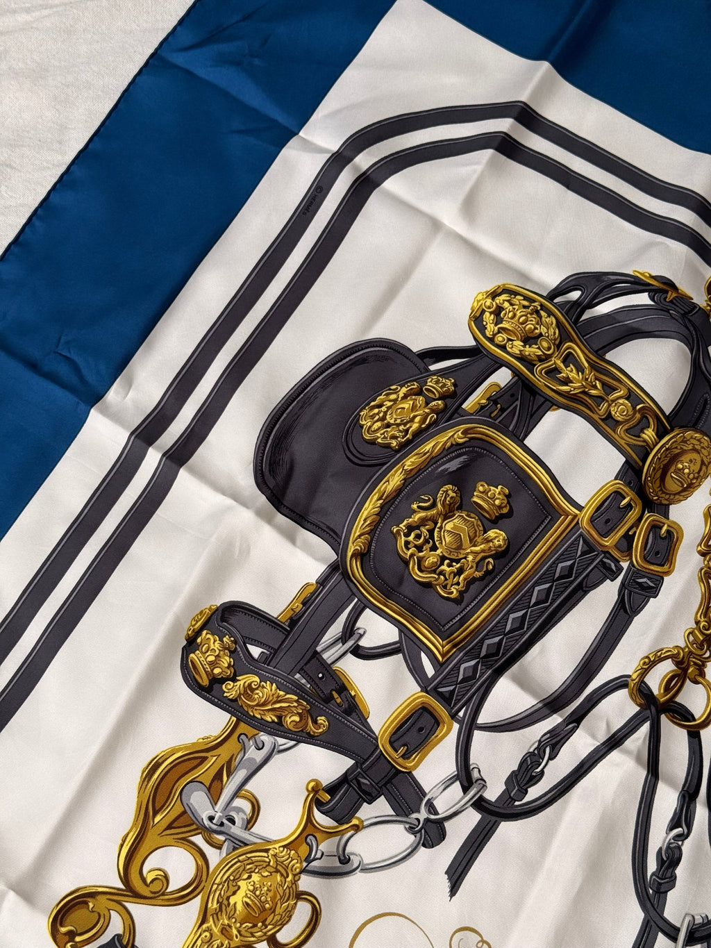 Foulard Hermès – Modèle Brides De Gala