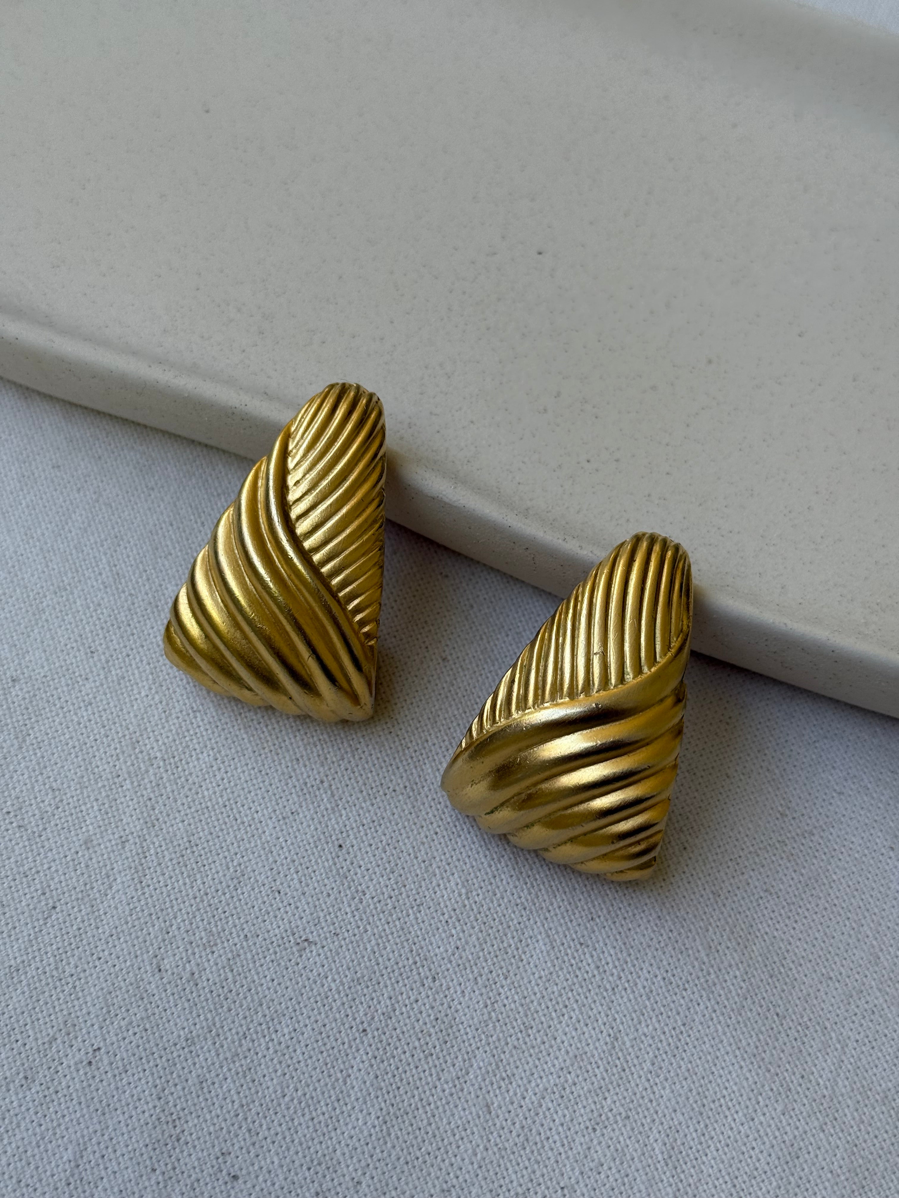 Pendientes Vintage - Diseño Trenzado Dorado