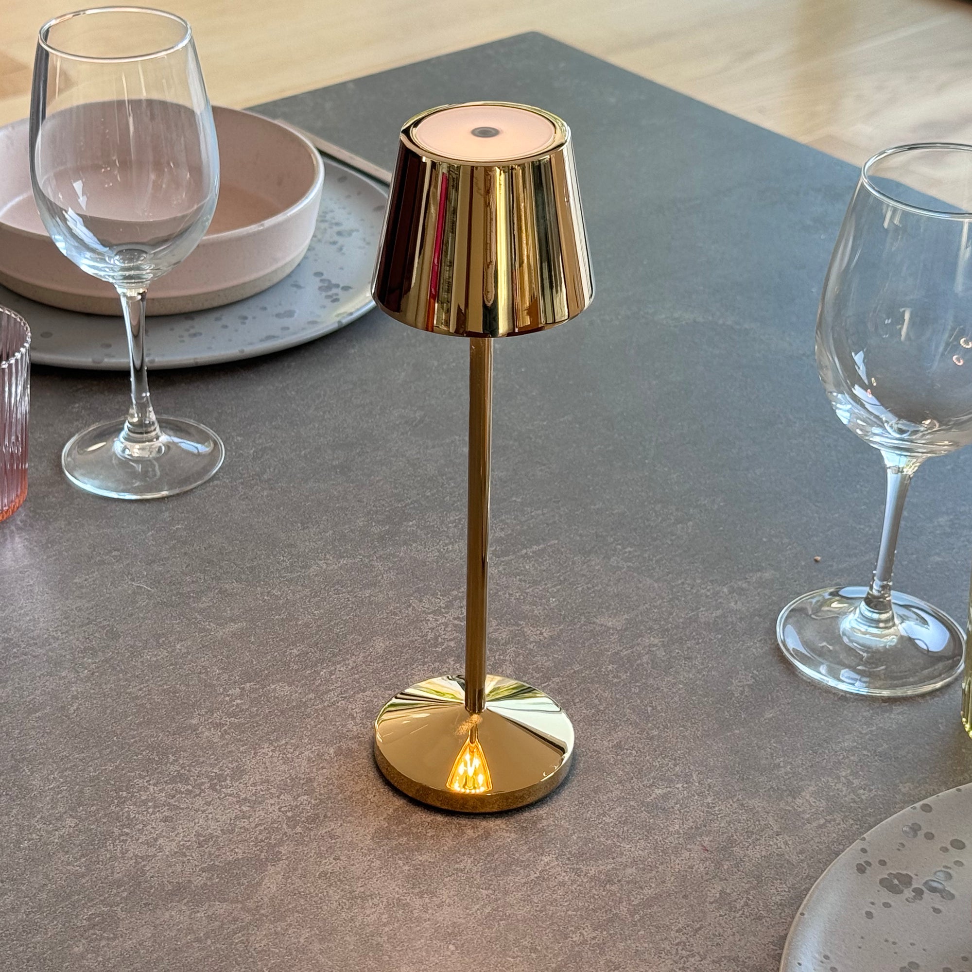 Emily - Lámpara de mesa inalámbrica - Acero - Oro