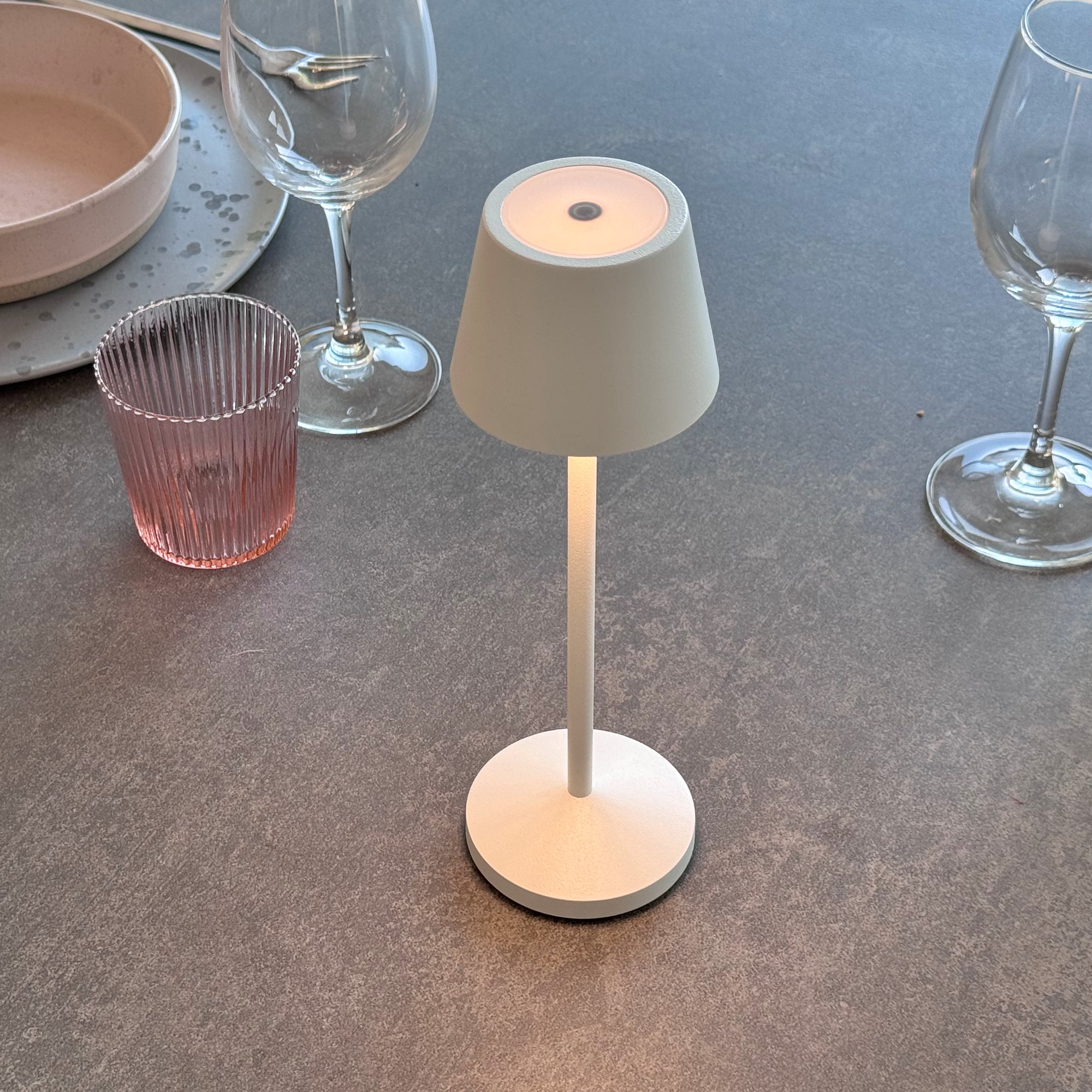 Emily - Lámpara de mesa inalámbrica - Acero - Blanco