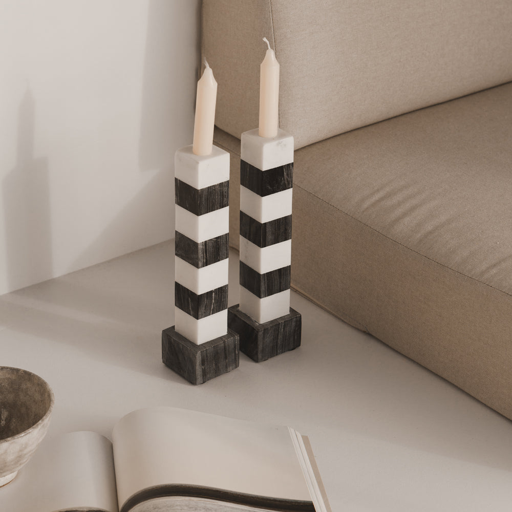 Set di due portacandele in marmo Louis - Nero/Bianco