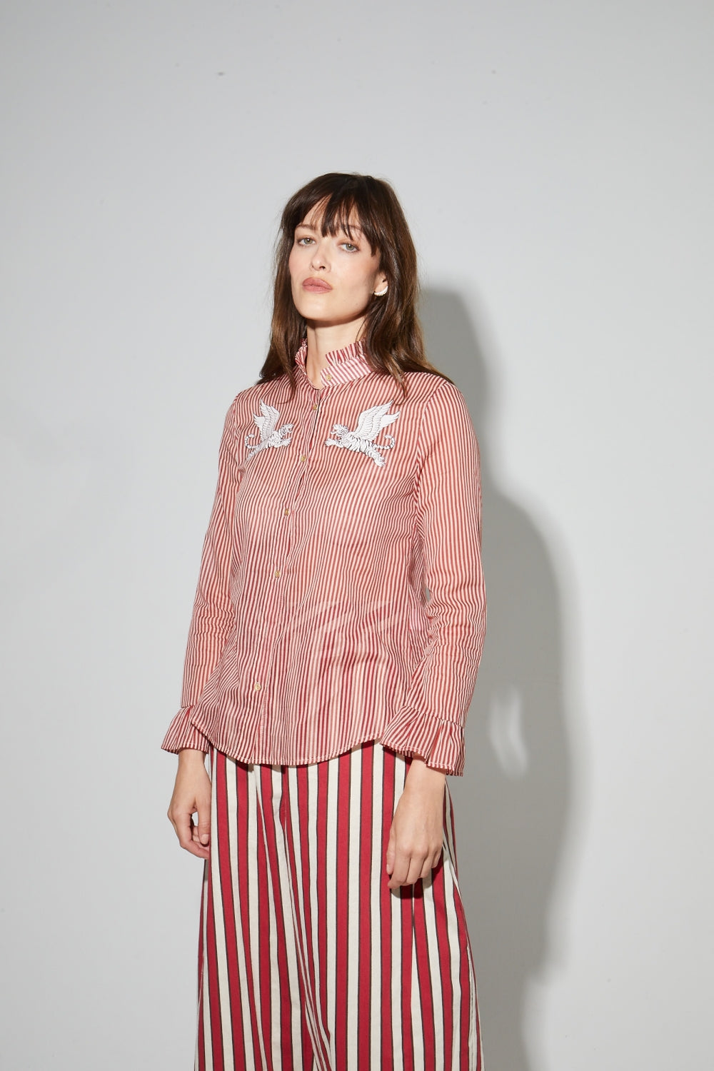 Chemise Iris Voile De Coton Rayures Rouges Fabriquée En Italie