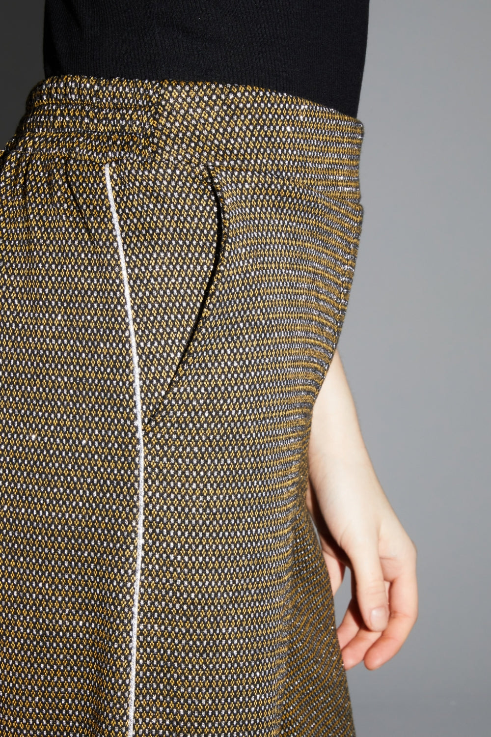 Pantalones Charlie Geo Azafrán Hechos en Italia