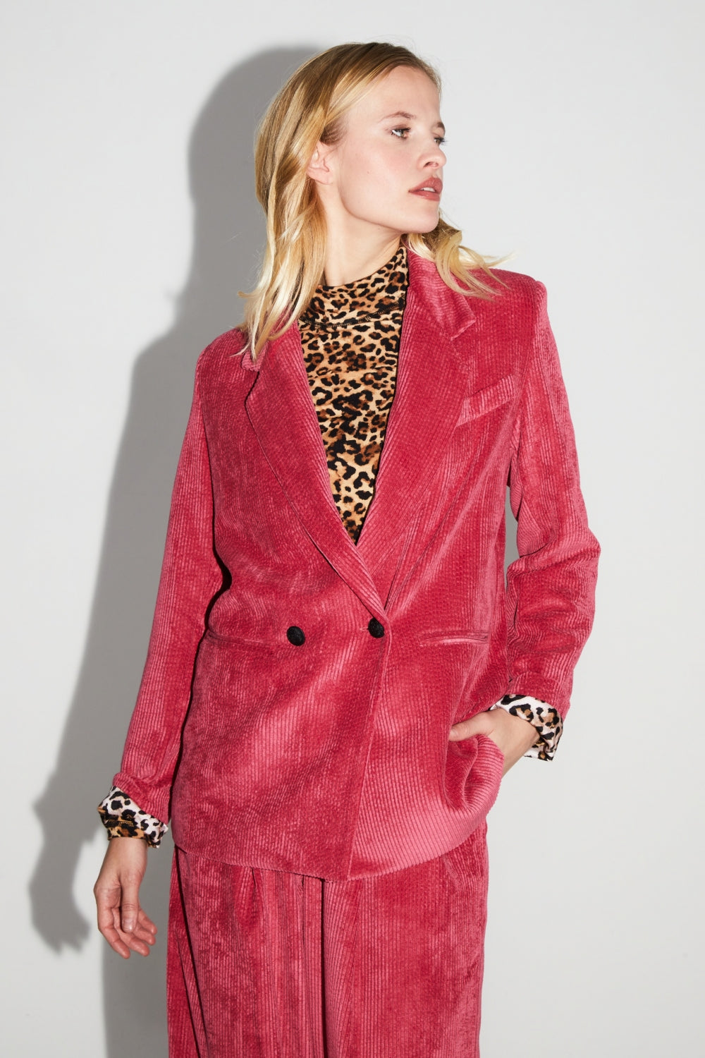 Ema Vintage Velvet Blazer Rosa Rojo Hecho En Italia