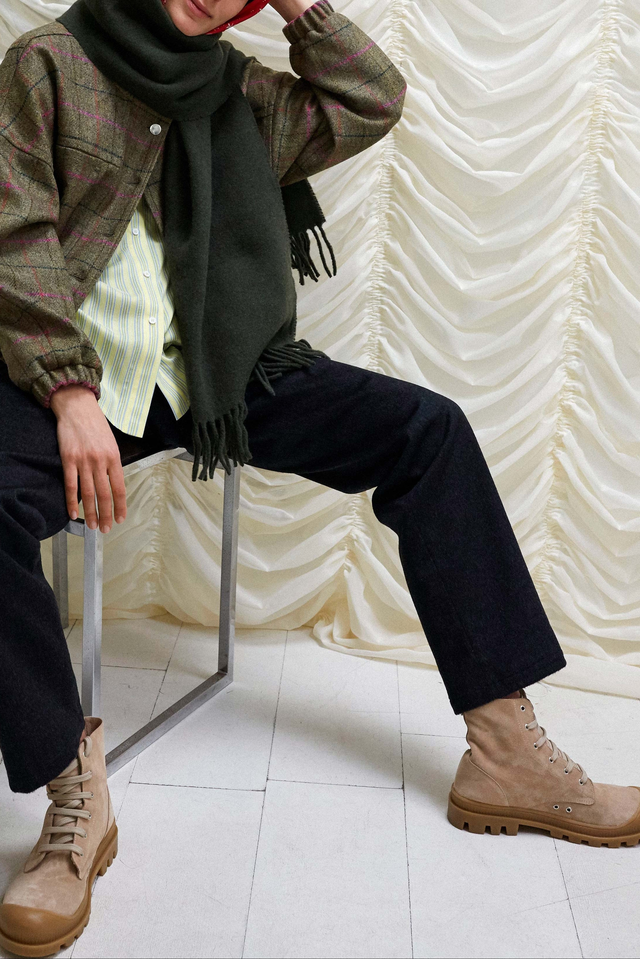 Rhodes Beige Sneakers