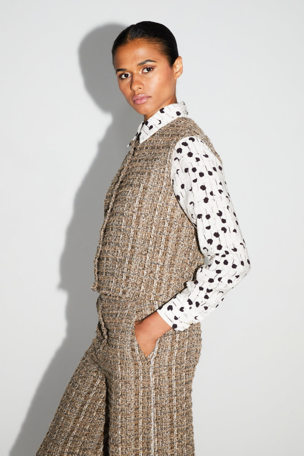 Chaqueta sin mangas Arielle Tweed Kimolos hecha en Italia