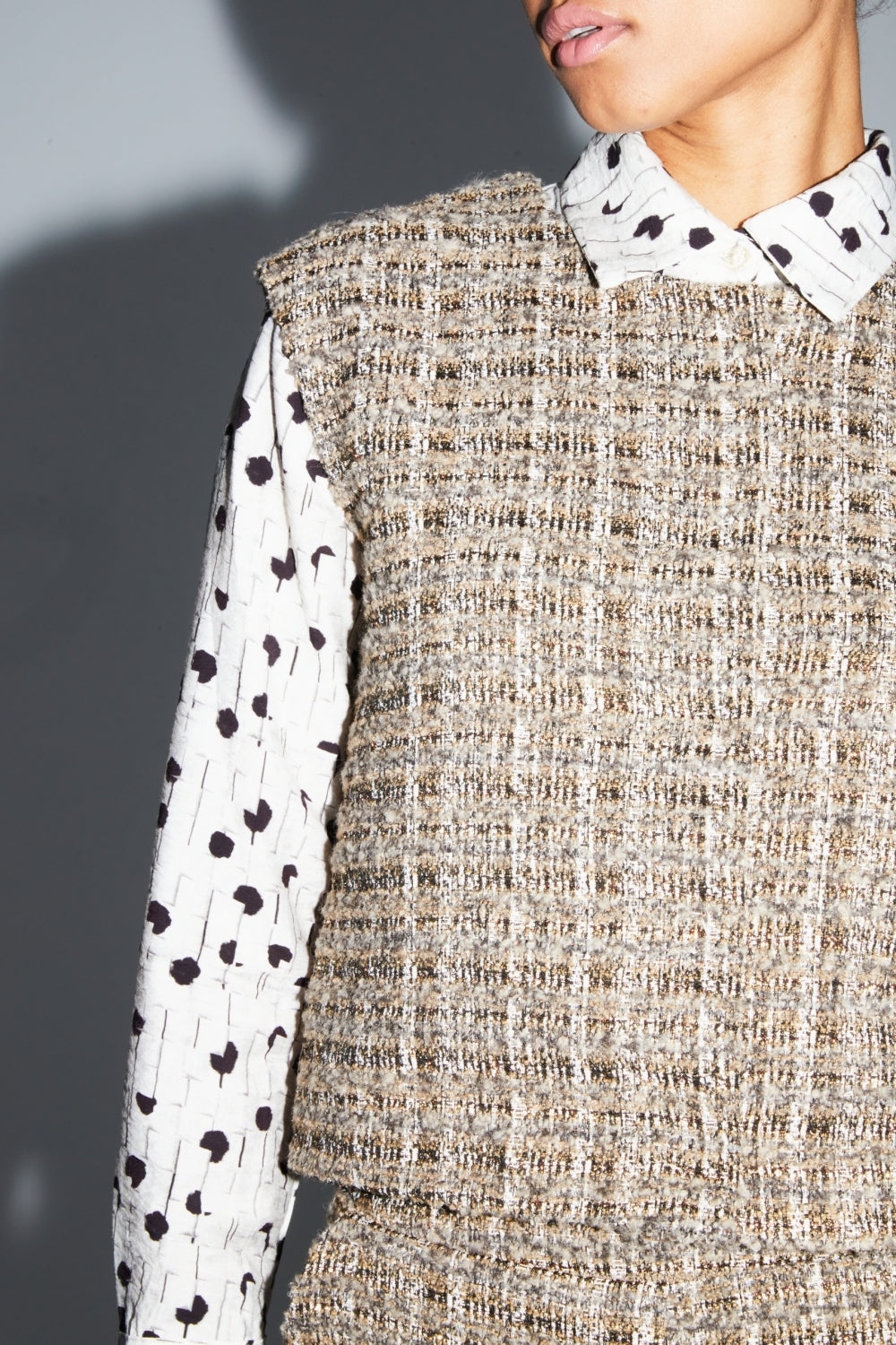 Chaqueta sin mangas Arielle Tweed Kimolos hecha en Italia