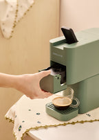 Thera Studio - Cafetera Multicápsula Express & Café Molido - Verde Salvia