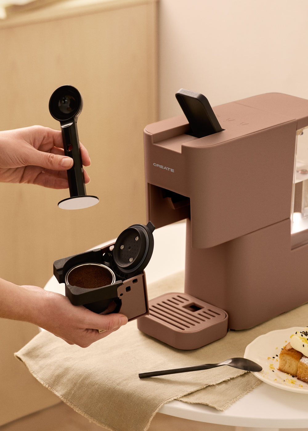 Thera Studio - Cafetera Multicápsula Express y Café Molido - Moca