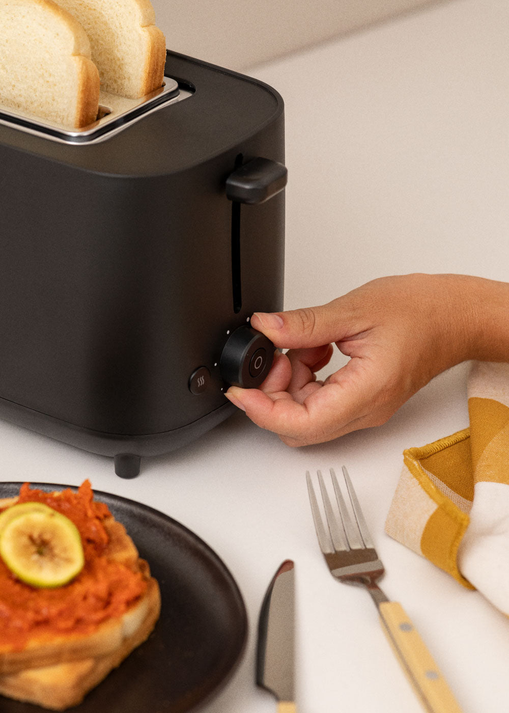 Toast Studio - Toaster - Black