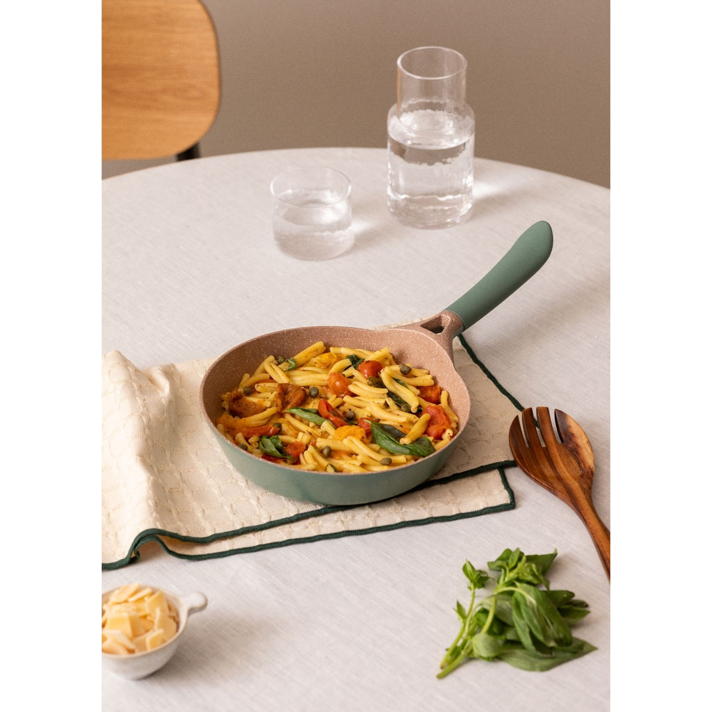 Pan Studio - Poêle En Fonte D'Aluminium & Manche En Bakélite - 24Cm - Vert Sauge & Cuivre