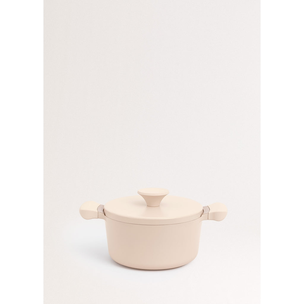 Pot Studio - Casserole En Fonte D'Aluminium Avec Poignées En Bakélite - 24Cm - Sable & Cuivre