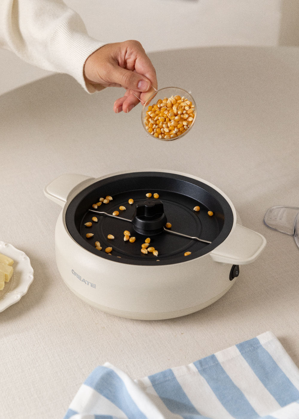 Popcorn Maker Studio - Machine À Pop-Corn Avec Option D'Éclatement Au Beurre - Blanc Cassé
