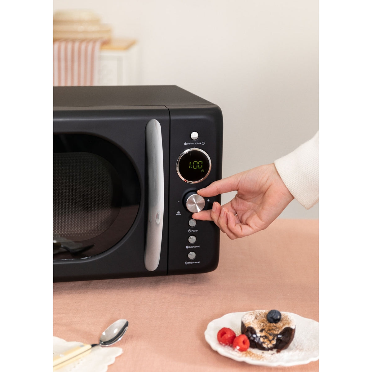 Microwave Retro - Micro-Ondes Gril Numérique 900W - Noir