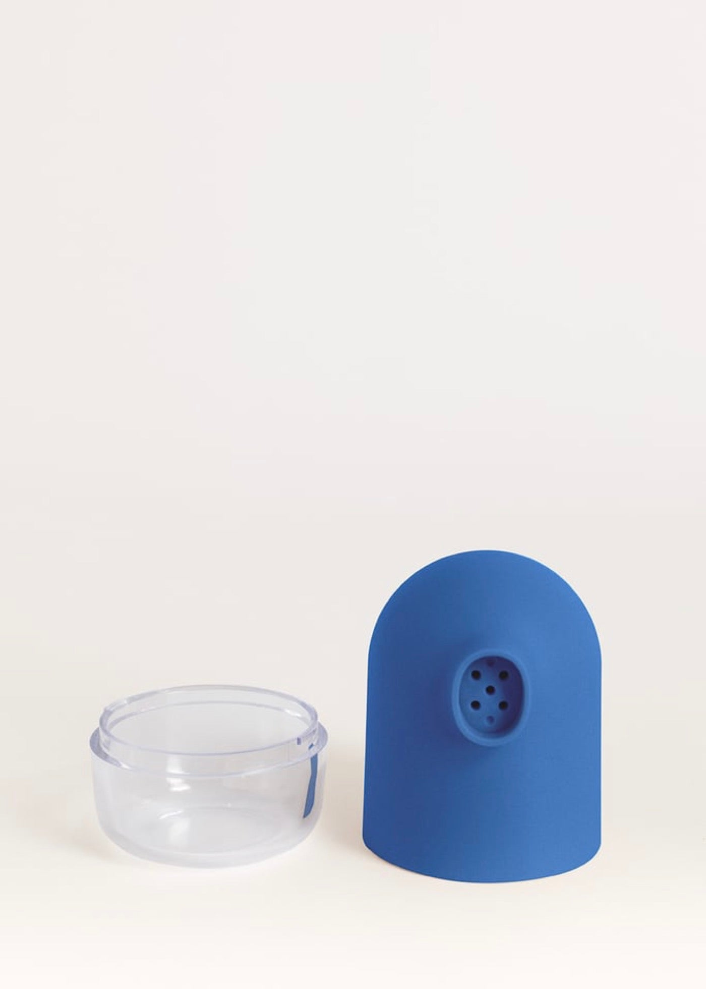 Kitchenware Studio - Salt and Pepper Shakers with Base - Cobalt Blue