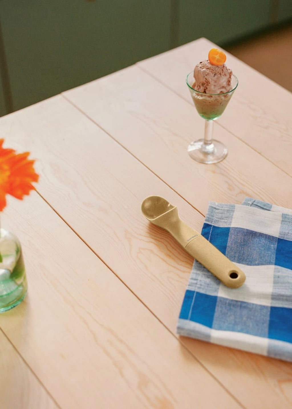 Kitchenware Studio - Ice Cream Scoop - Sand