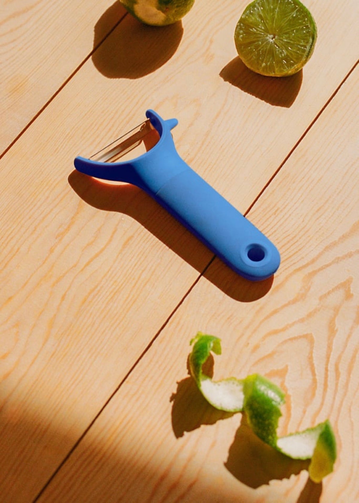 Kitchenware Studio - Y-Shaped Fruit & Vegetable Peeler - Cobalt Blue