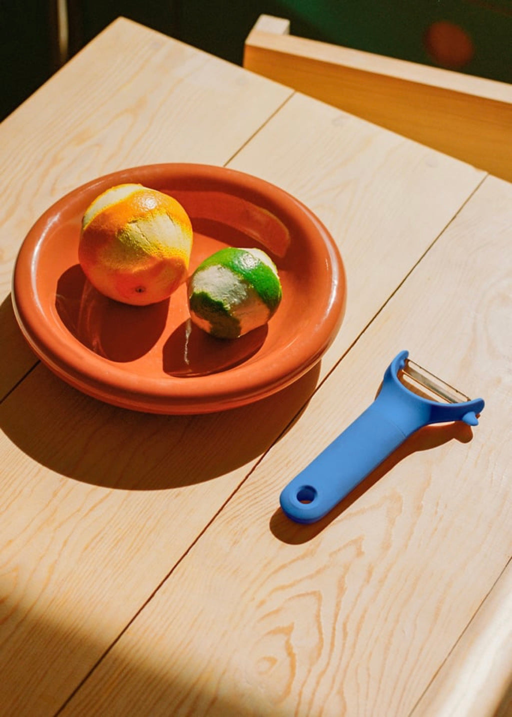 Kitchenware Studio - Y-Shaped Fruit & Vegetable Peeler - Cobalt Blue