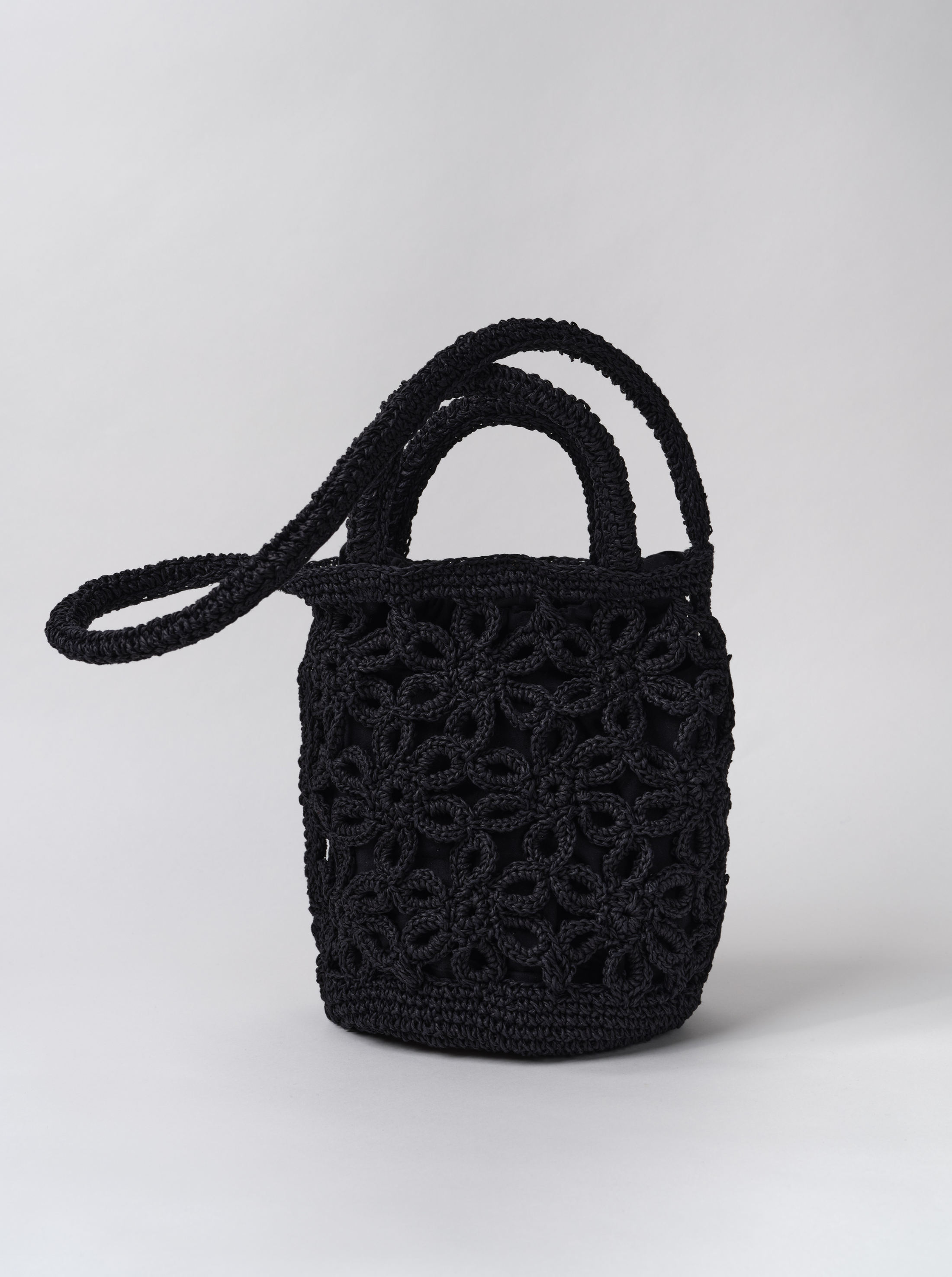 Bolso Flor Rafia Negro