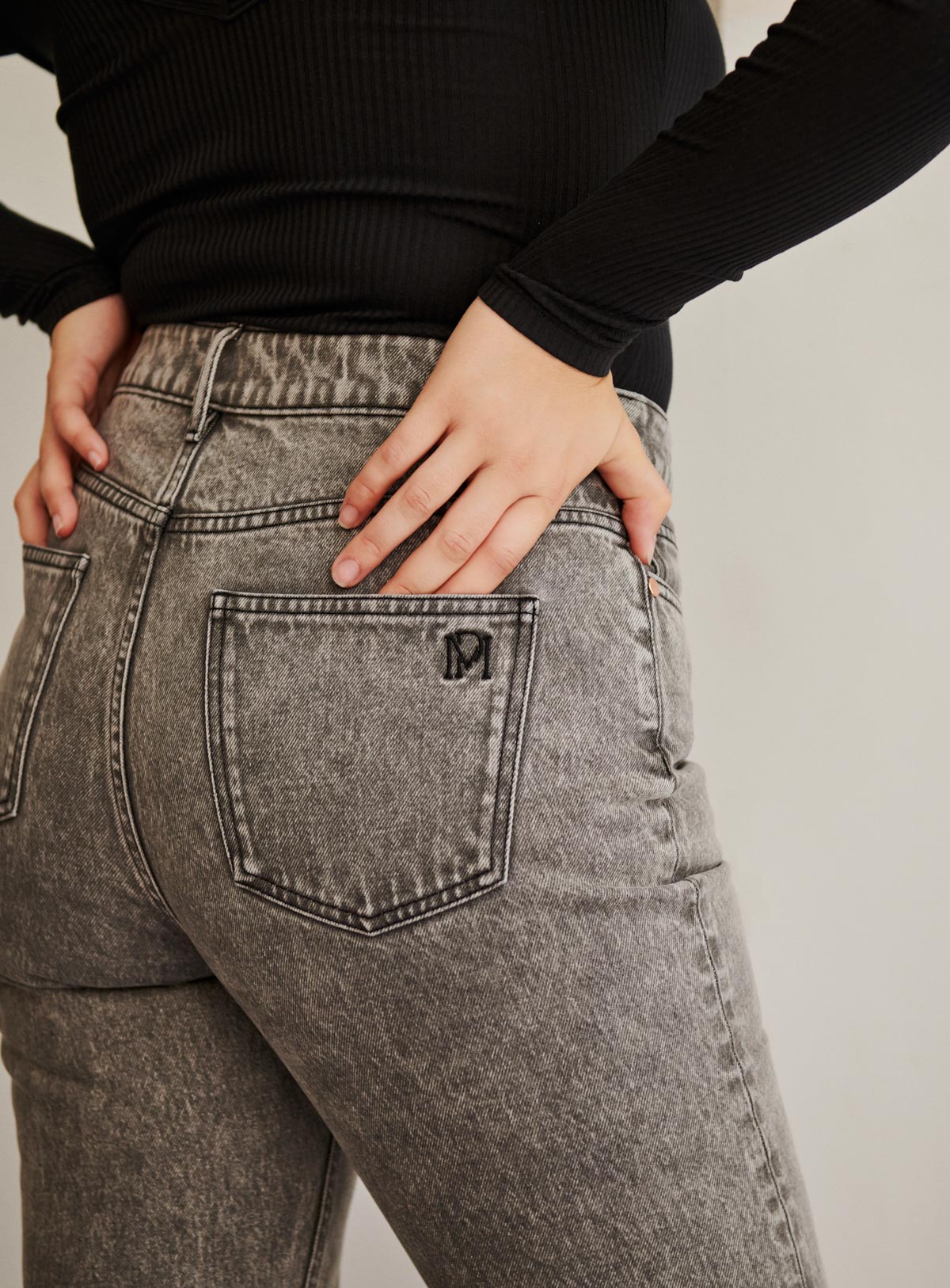 Phoebe Straight Jeans - Gray