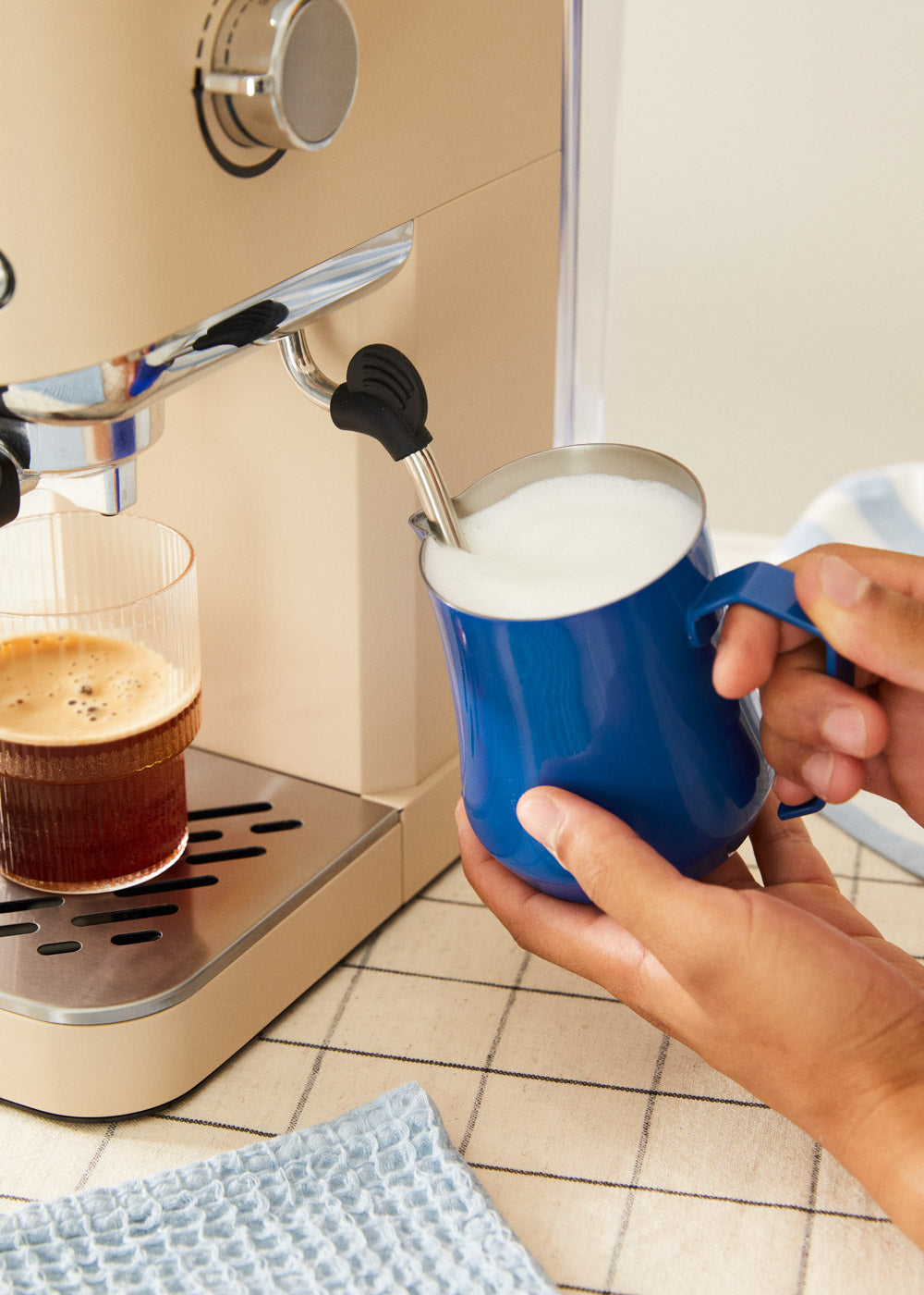 Thera Classic Compact - Espresso Machine with Cold Coffee Function - Sand