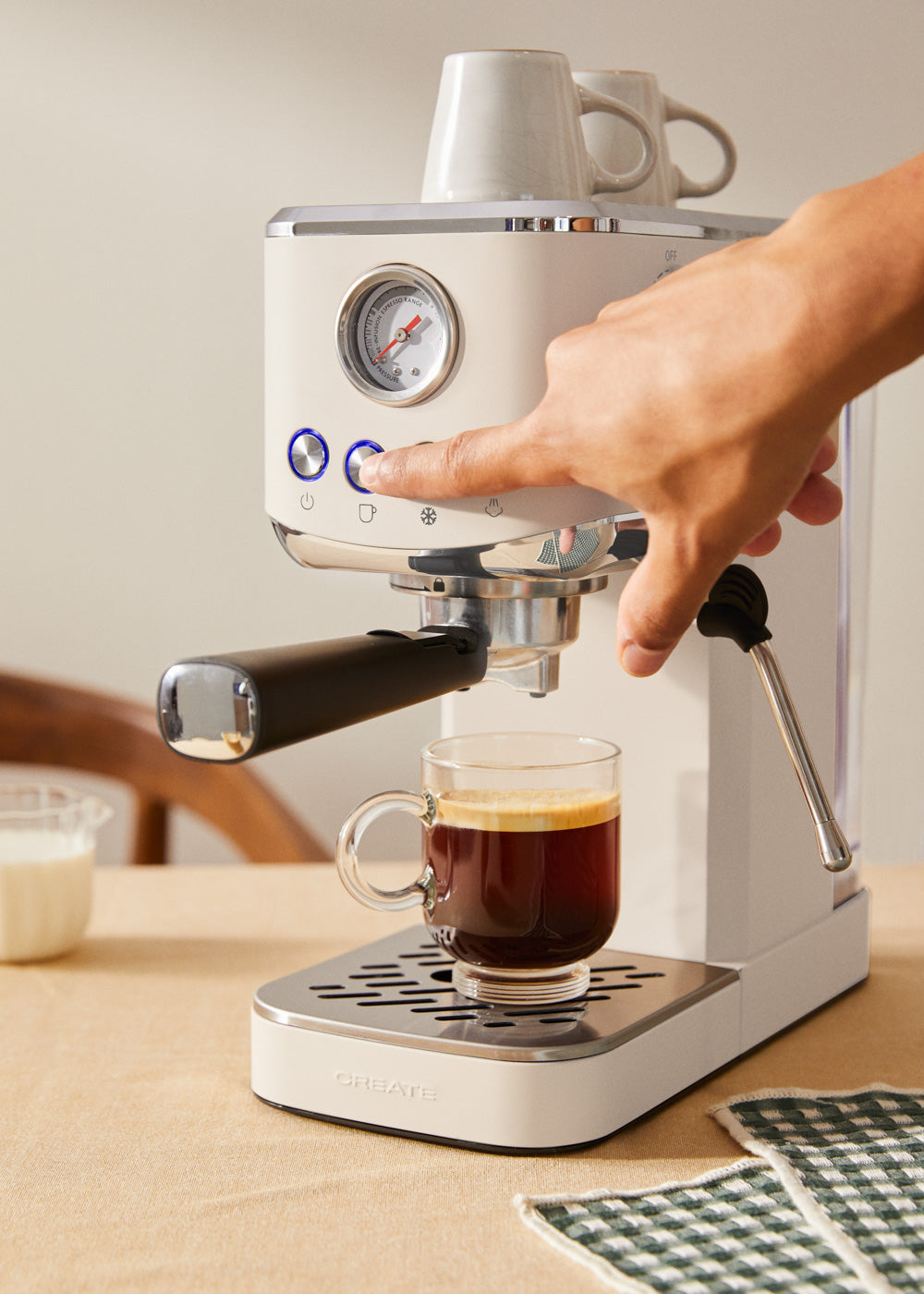 Thera Classic Compact - Cafetera Espresso Con Función Café Frío - Blanco Roto