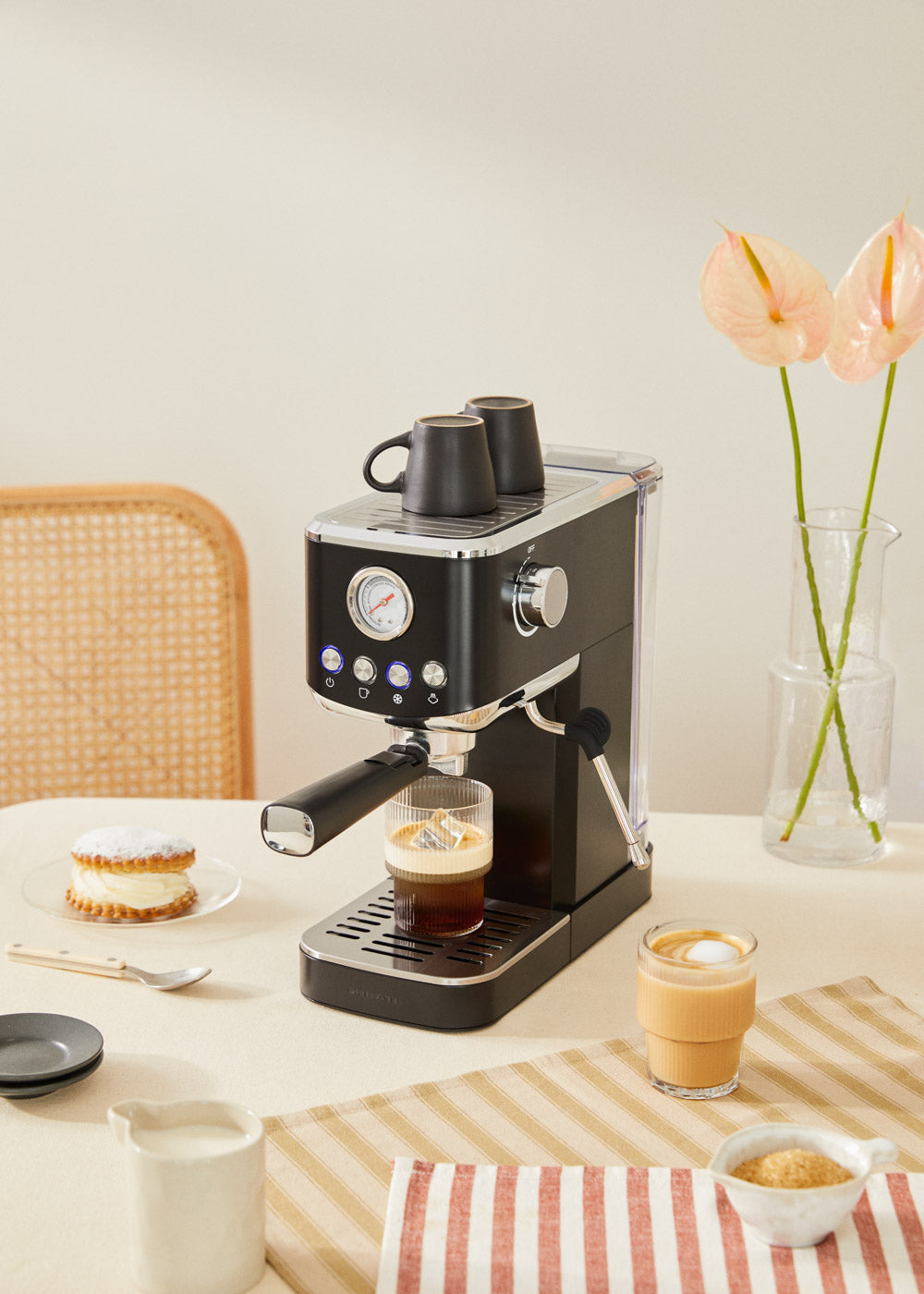 Thera Classic Compact - Espresso Machine with Cold Coffee Function - Black