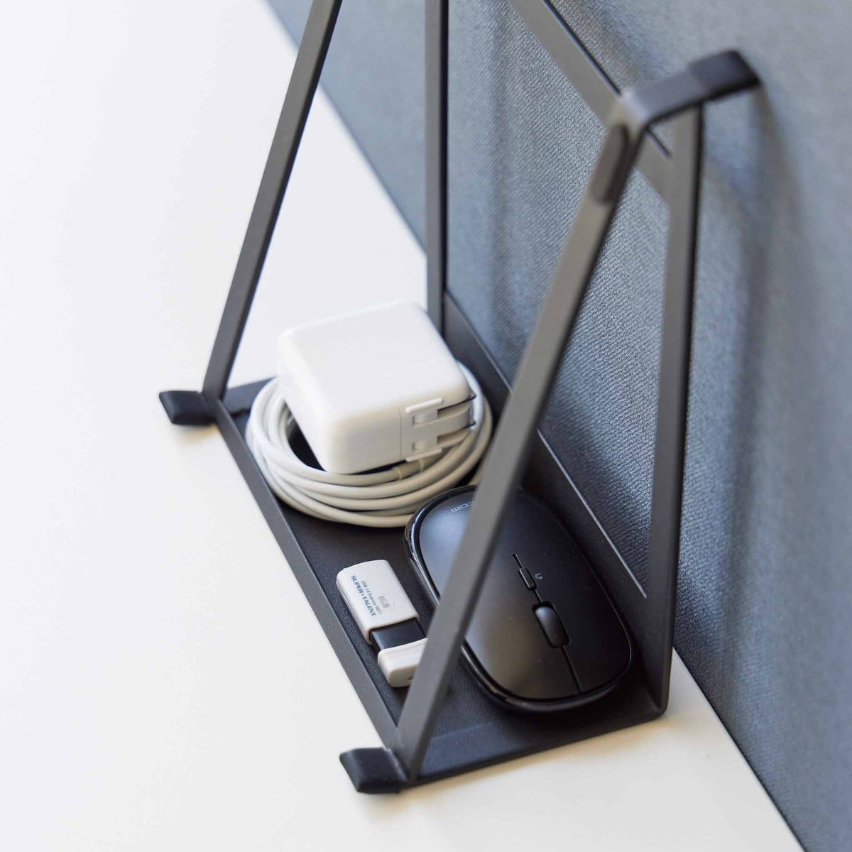 Soporte 2 en 1 para ordenador y tablet Tower - Negro