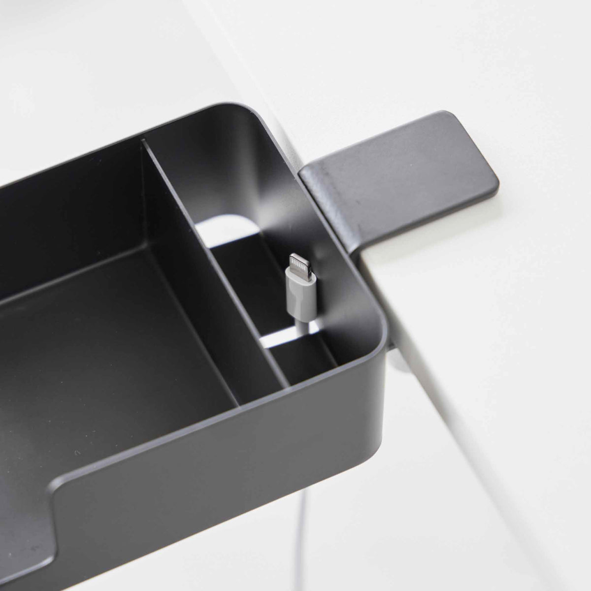 Soporte para smartphone y portavasos de escritorio Tower - Negro
