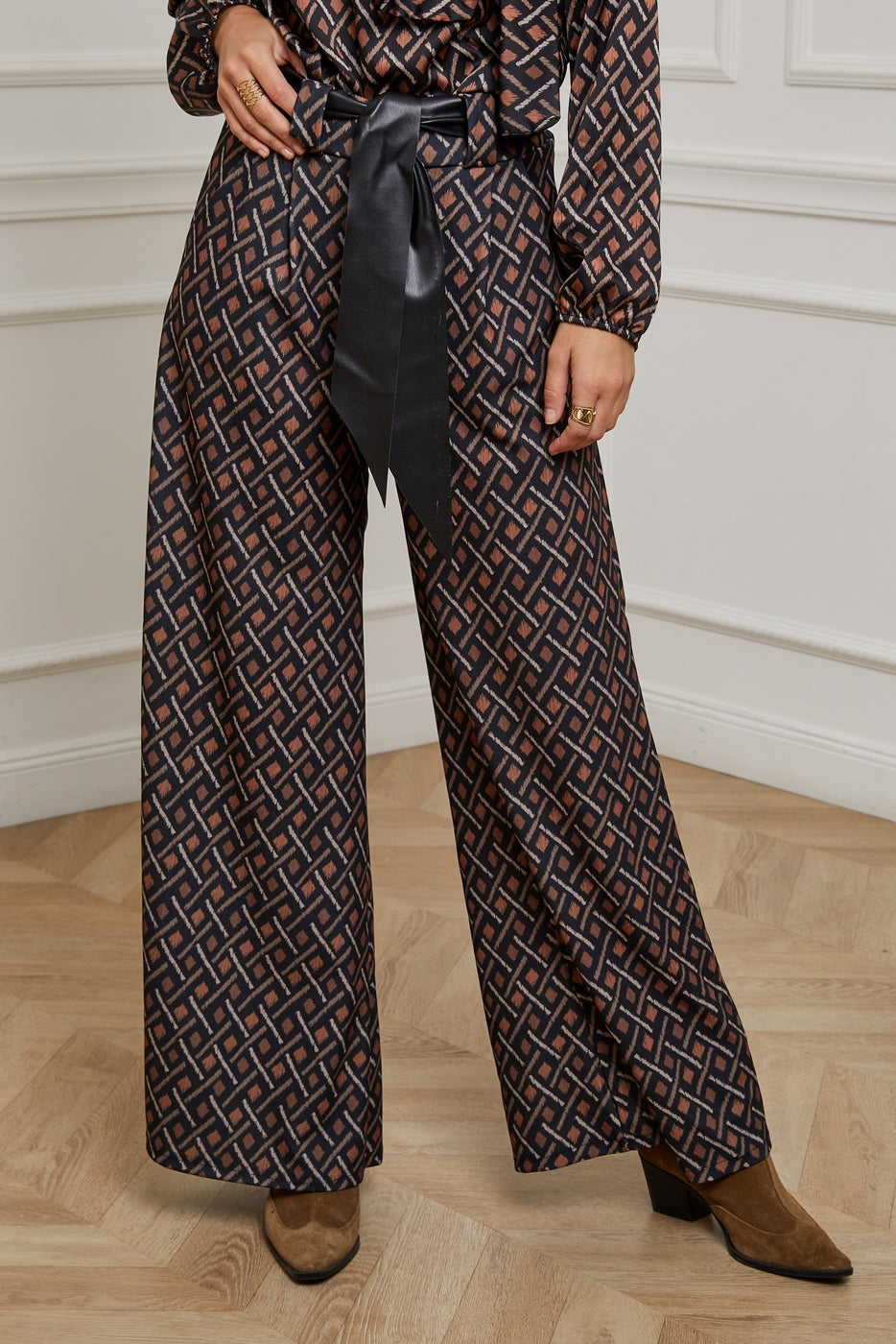 Trousers - Black