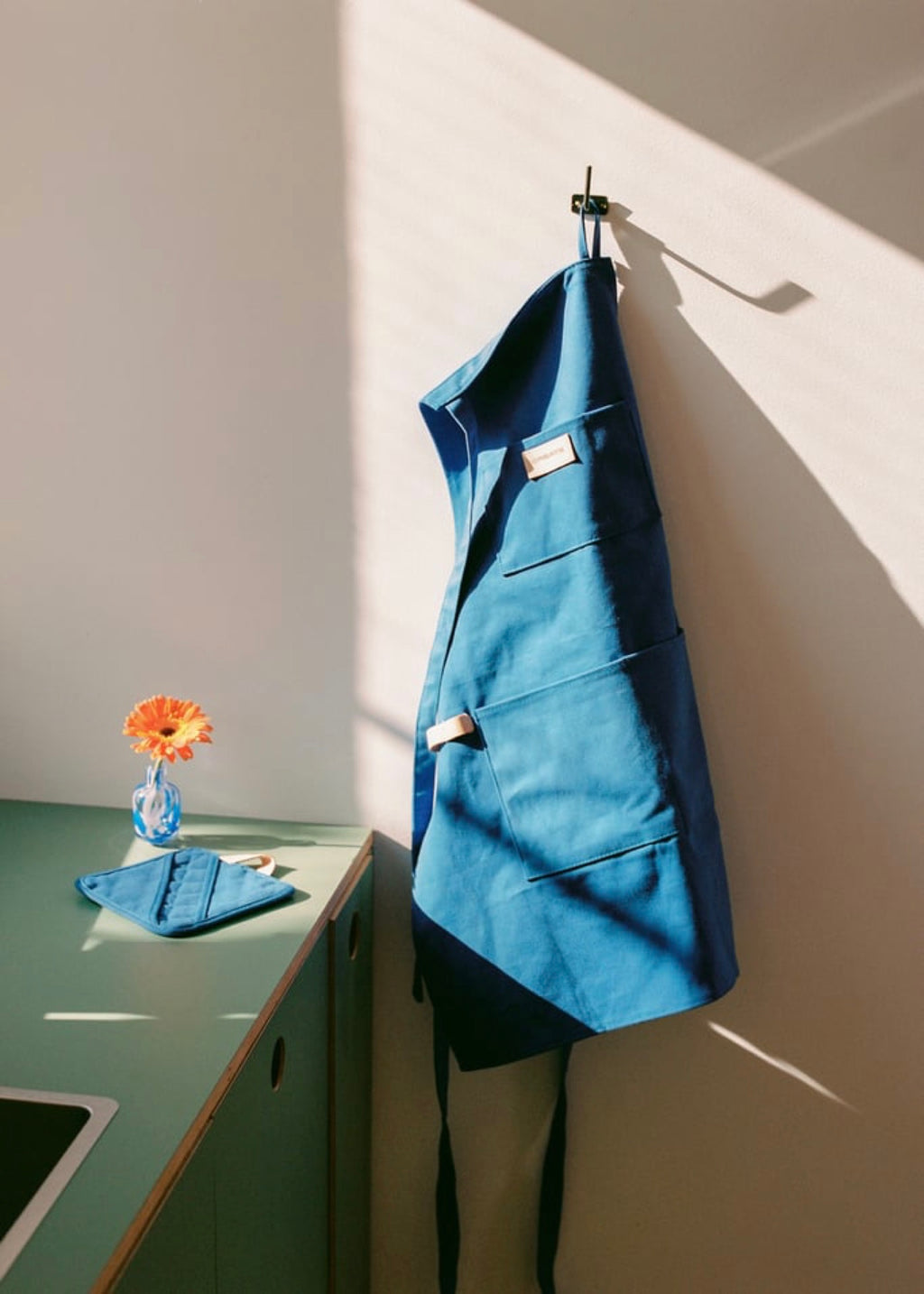 Kitchenware Studio - Apron + Square Oven Glove Set - Cobalt Blue