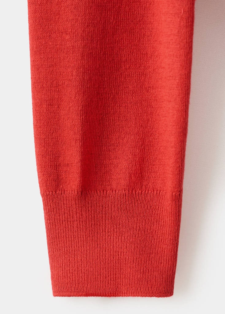 Finstrikket pullover med rund hals