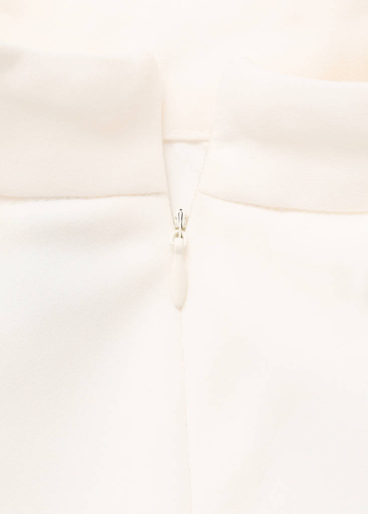 Vestido Con Volantes Y Cuello Chimenea
