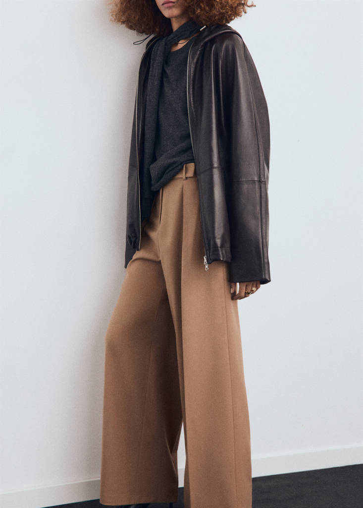 Pantalon Droit Pinces Avec Patte De Boutonnage
