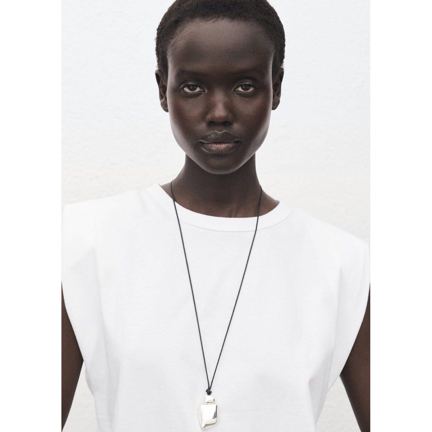 Viri T-Shirt - White
