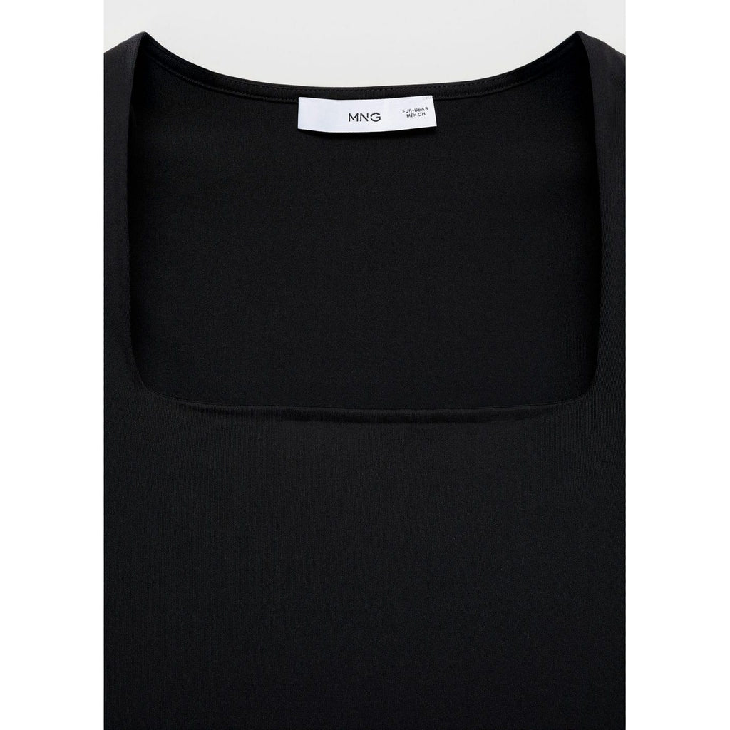 Top ajustado con tirantes anchos