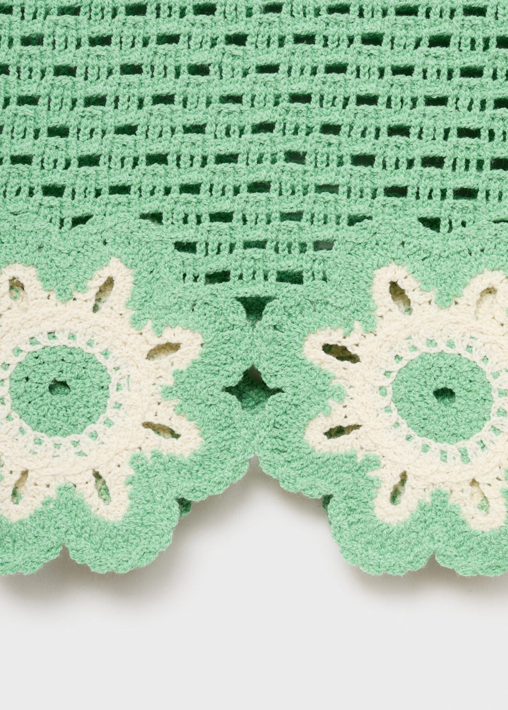 Top En Crochet Finitions À Fleurs
