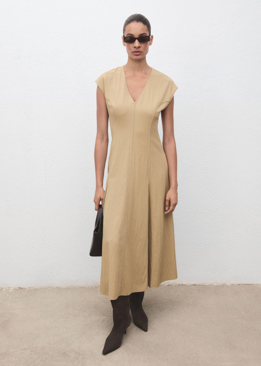 Robe Col V Avec Coutures