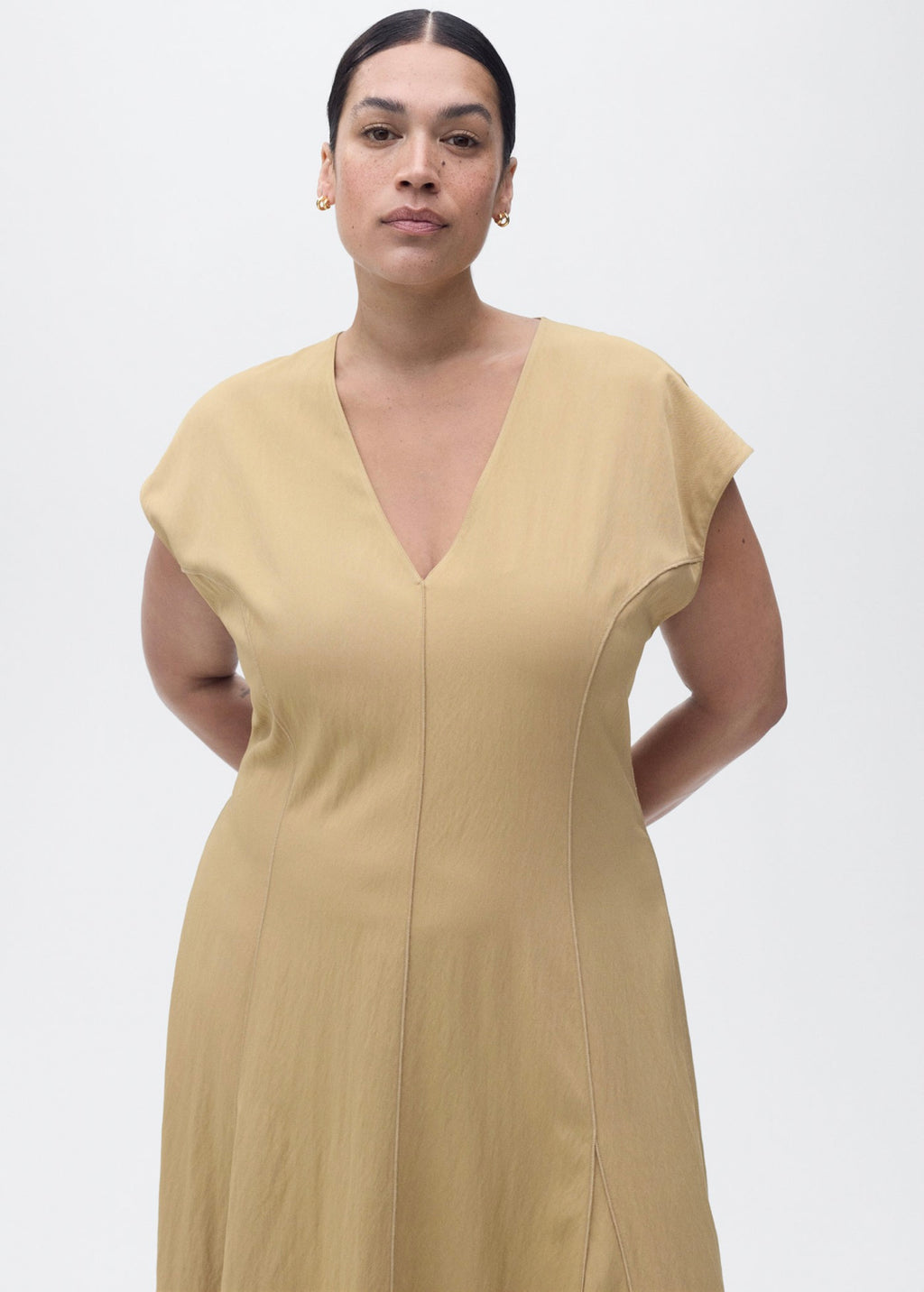 Robe Col V Avec Coutures