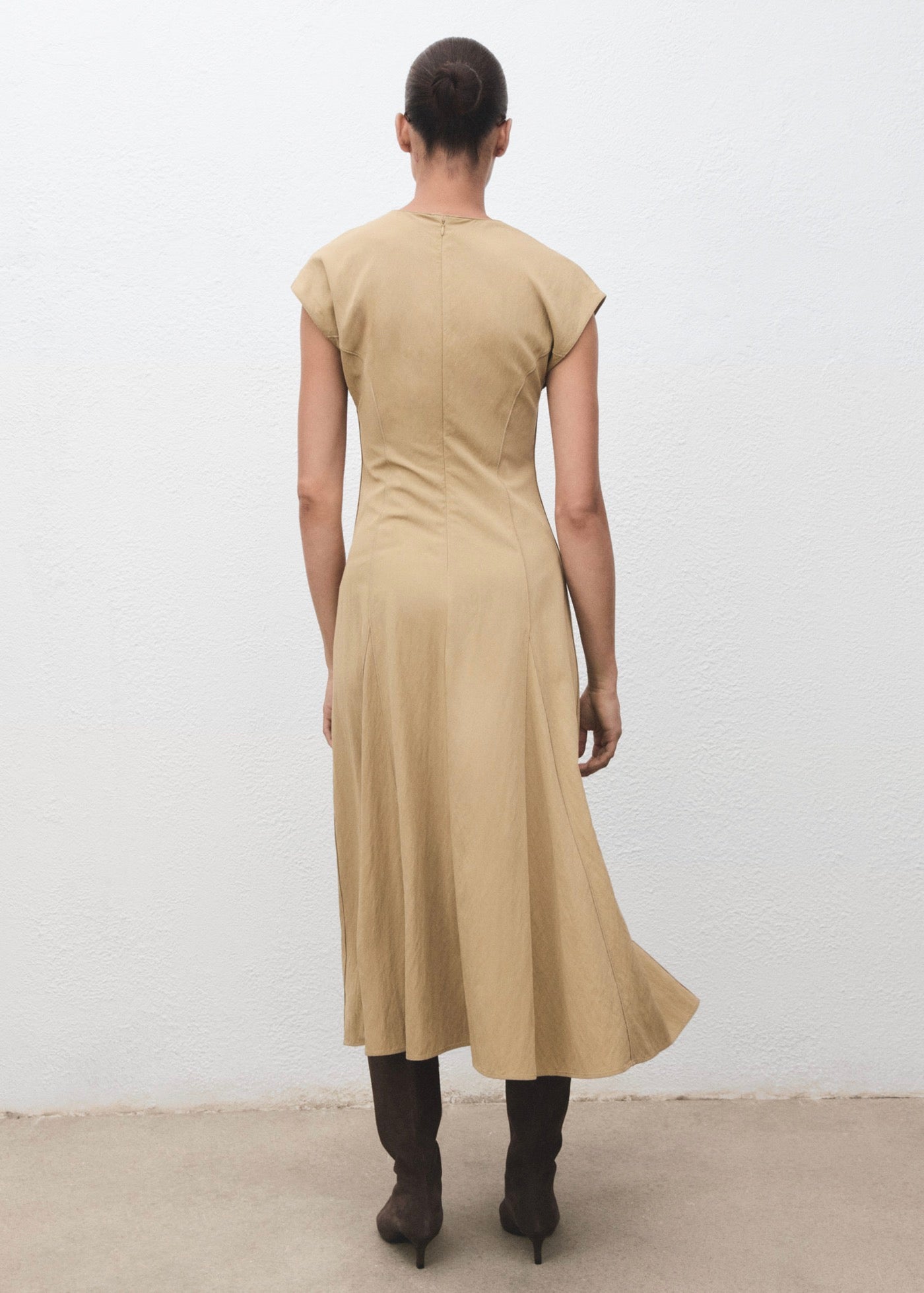 Robe Col V Avec Coutures
