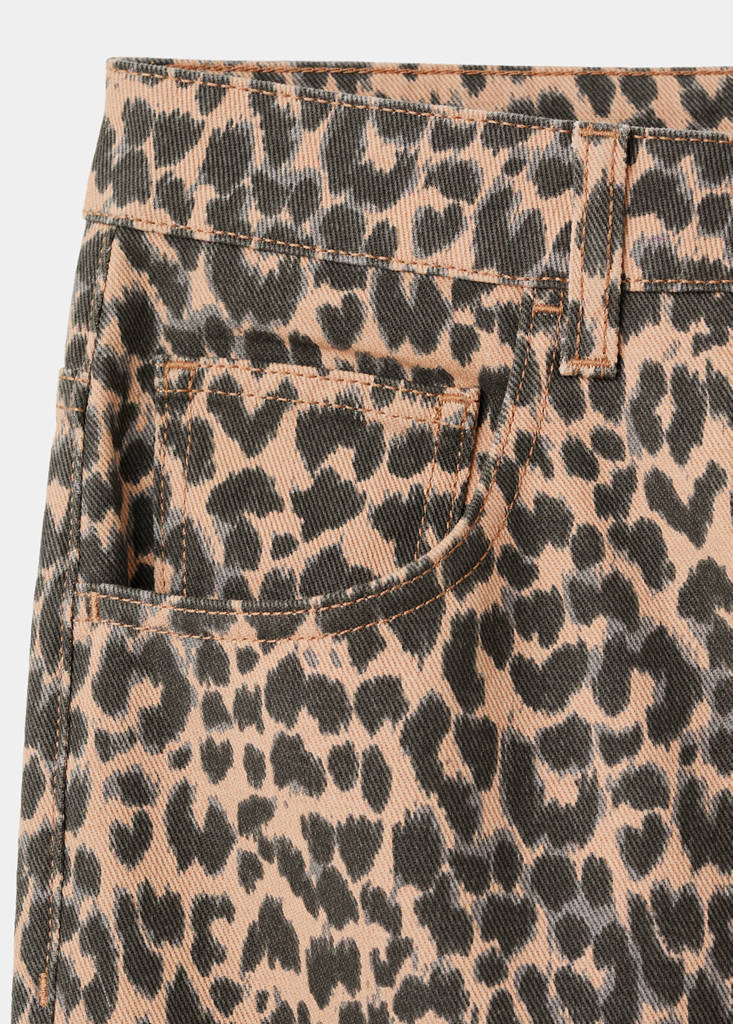 Vaqueros Rectos Con Estampado De Leopardo