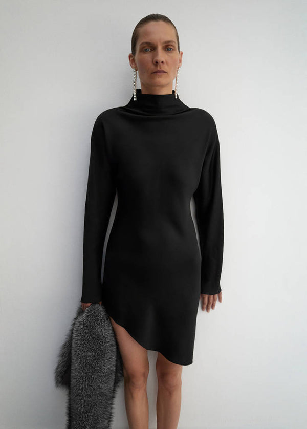 Robe Satinée Bas Asymétrique