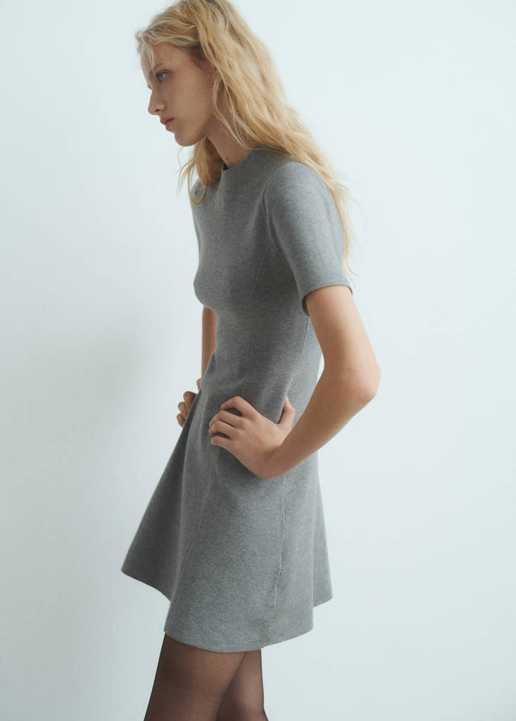 Abito svasato in maglia fine