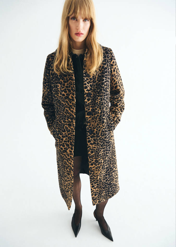 Lang frakke med leopardprint