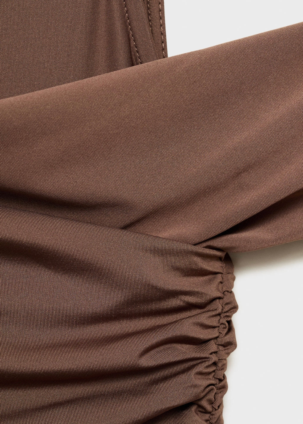 Robe Drapée À Bretelles Asymétriques