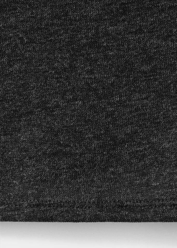 T-shirt z metalowym detalem