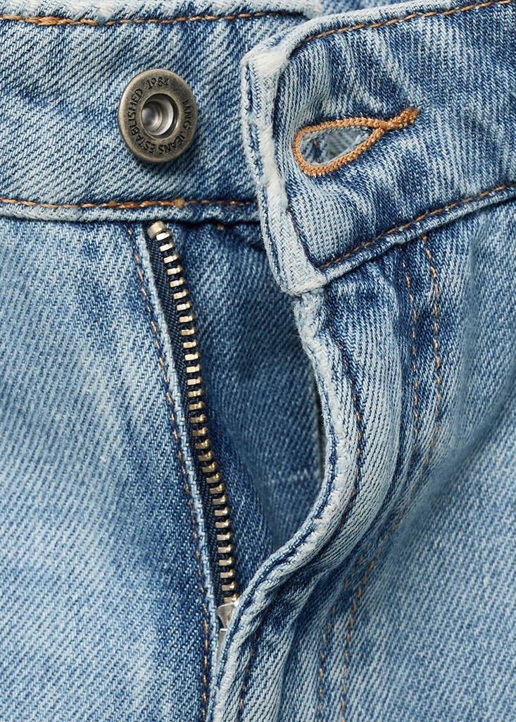 Jeans ampi a vita alta