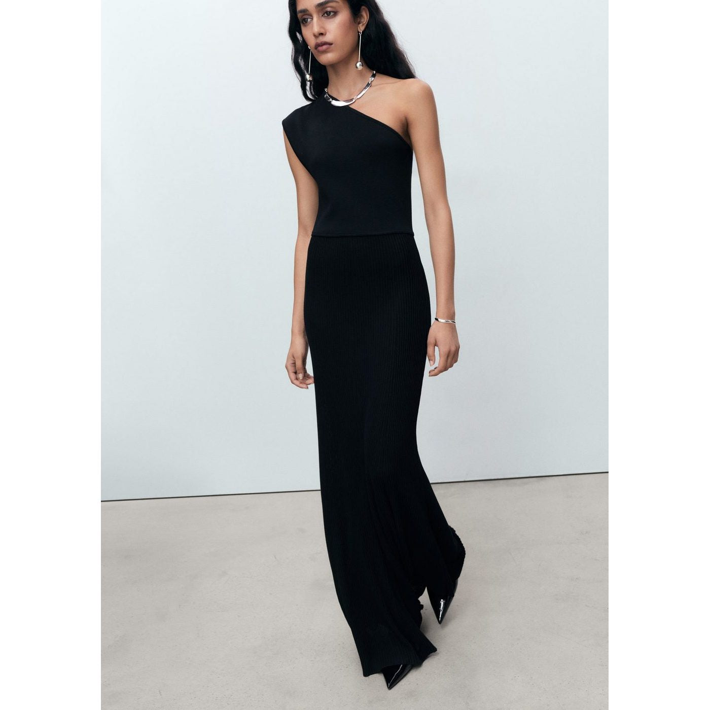 Robe Asim - Black