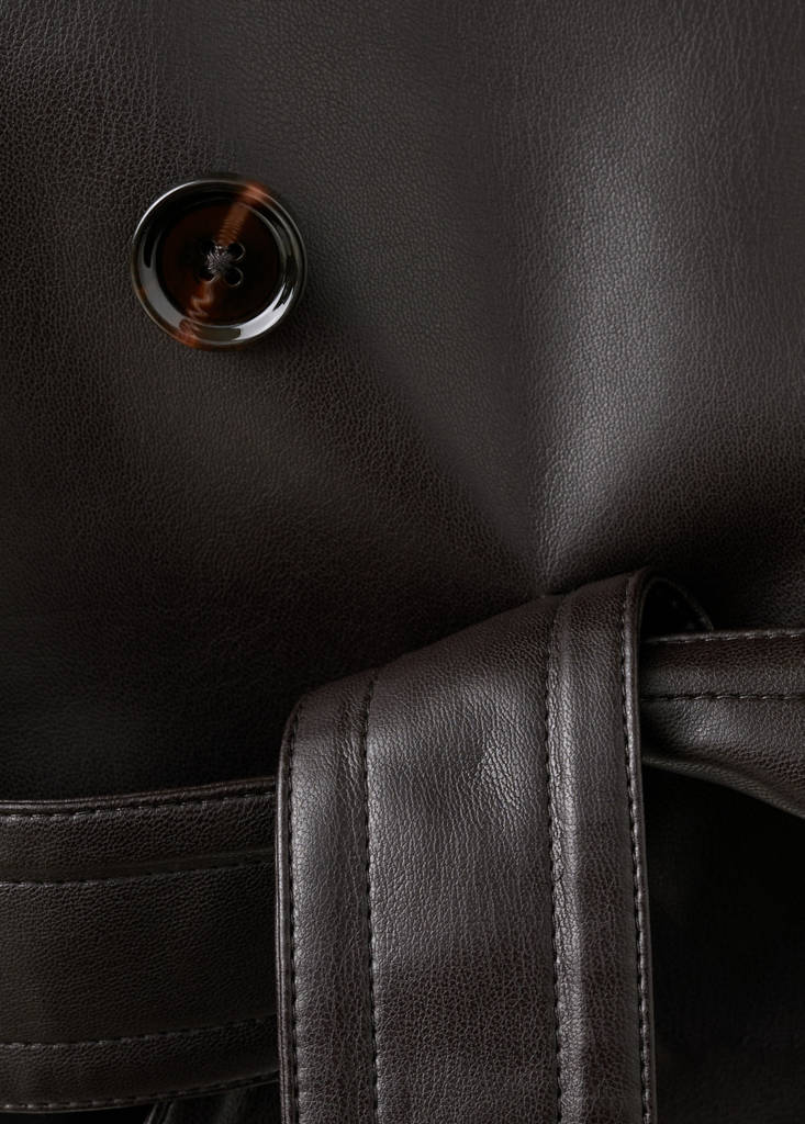 Giacca maxi con revers in similpelle